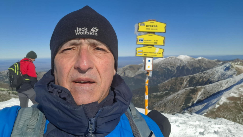 Bystrá v Západních Tatrách. 55letý turista se naposledy vyfotografoval, zavolal domů a po chvíli se zřítil do Gáborové doliny. Nalezen byl až po třech dnech pátrání. Bystrá v Západních Tatrách. 55letý turista se naposledy vyfotografoval, zavolal domů a po chvíli se zřítil do Gáborové doliny. Nalezen byl až po třech dnech pátrání.