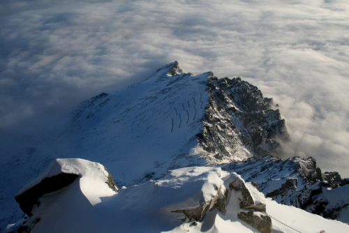 Vysoké Tatry. Lavinové zábrany v Lomnickém sedle.