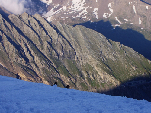 Sestup z vrcholu Grossglockner.