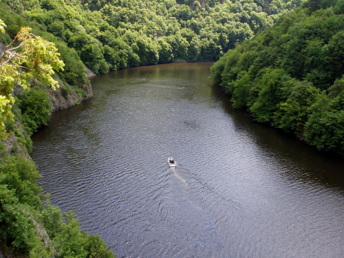 Vltava mezi Slapy a Štěchovicemi.