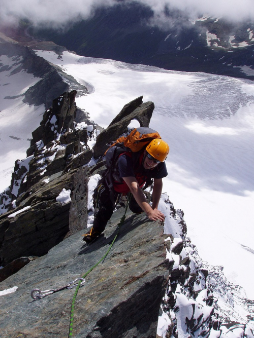 Grossglockner Stüdlgrat, Kleine Platte. Plotna je ve skutečnosti ostrý hřebínek.