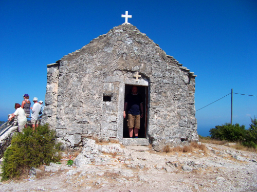 Chorvatsko, ostrov Vis, hora Hum, kaple svatého Ducha.