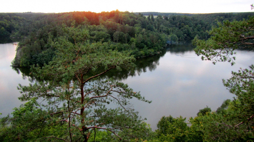 Vltava. Západ slunce pod Zvíkovem.