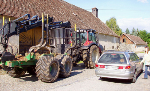 Dyje, Unterthürnau. Tady pracují hlavně zemědělské a lesnické stroje.