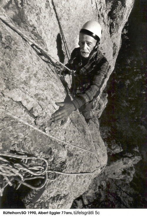 Albert Eggler leze jihovýchodní stěnu na Rüttelhorn (1990).