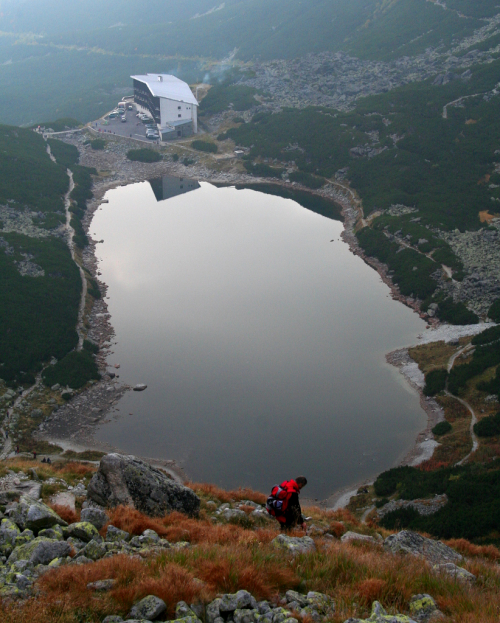 Vysoké Tatry, Slezský dům na břehu Velického plesa.