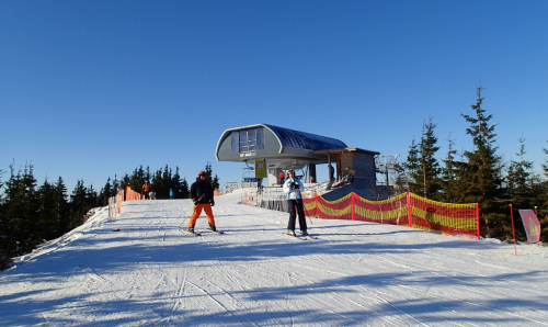Ski areál Dolní Morava. Horní stanice lanovky.