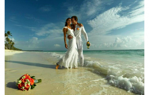 Svatba na pláži v Dominikánské republice.
