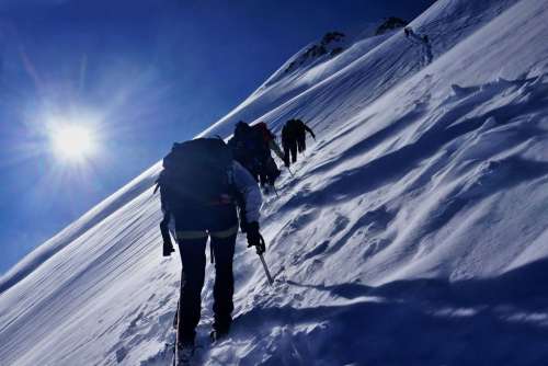 Kazbek (5047 m), Kavkaz.