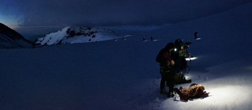 Kazbek (5047 m), Kavkaz.