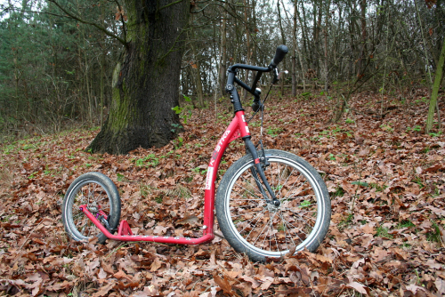 Koloběžka Re-Ha Maxi je odstrojená pro sportovně-turistické účely.