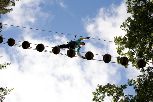 Lotyšsko, lanový park Sigulda Adventure Park Tarzan.