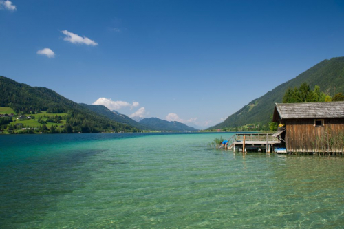 Weissensee. Jezero v Korutanech.