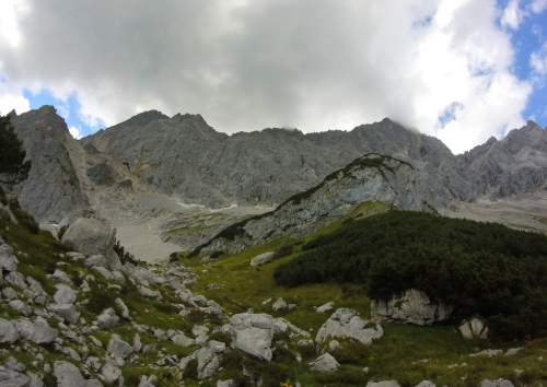 Dachstein jižní stěna: zleva Torstein, Mitterspitze, Dachstein, Dirndl.