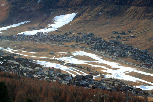 Livigno. Základní šestikilometrový okruh pro běžkaře je upravený výhradně na umělém sněhu.
