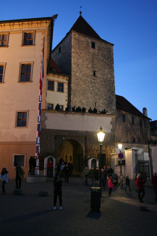 Černá věž, Pražský hrad na Opyši.