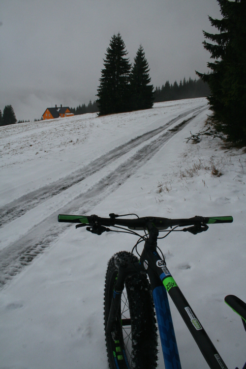 Nad Portáškami v zimě na snowbike.