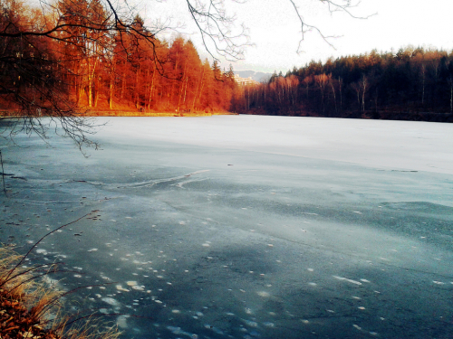 Zamrzlá přehrada Harcov.