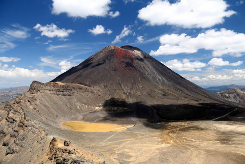 Tongariro Alpine Crossing: Ngauruhoe, Mont Doom (2291 m).