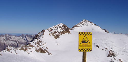 Pic Bayle a Pic de la Pyramide. Fotografováno z Pic du Lac Blanc.