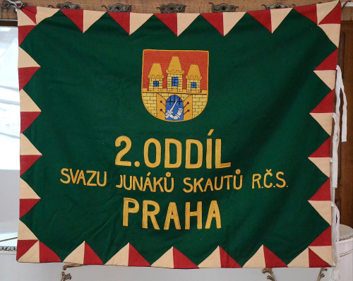 Originální vlajka Dvojky, kterou vedl Jaroslav Foglar - Jestřáb.