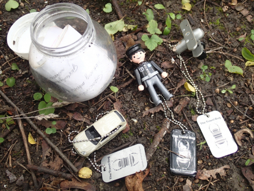 Geocaching.