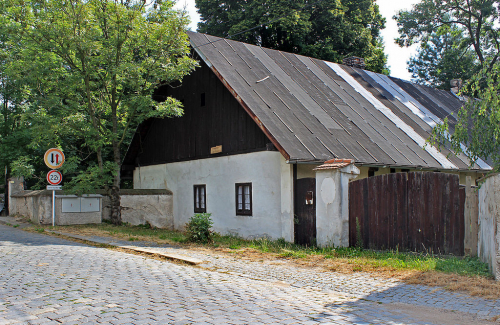 Starý Kolín, Bašta, vorařská hospoda. Nejstarší fungujícího hospoda na české vesnici.