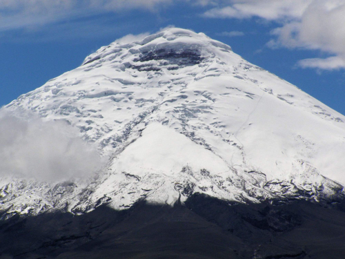 Cotopaxi (5897 m).