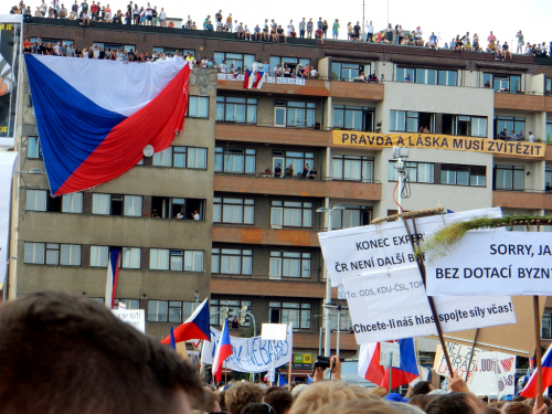 Praha - Letná. Demonstrace proti Miloši Zemanovi a Andreji Babišovi 23.6.2019.