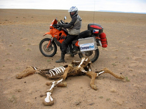 Mongolsko na motorce.