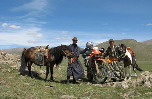 Mongolsko na motorce.