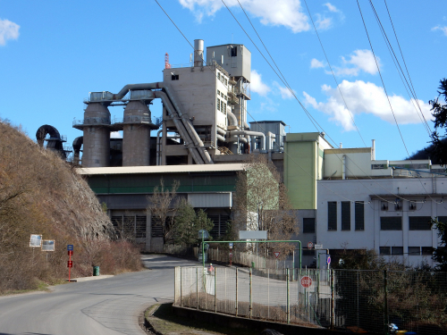 Lochkovská cementárna.