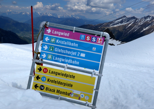 Kitzsteinhorn, Kaprun, Zell am See. Letní lyžování na ledovci.