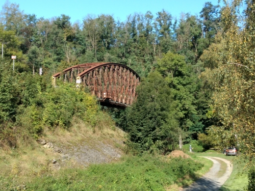 Rataje nad Sázavou, železniční most přes řeku.