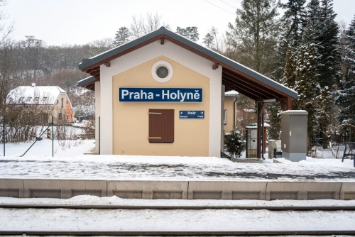 Železniční stanice Praha - Holyně.