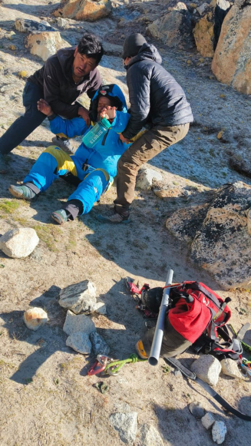 Hillary Dawa Sherpa.