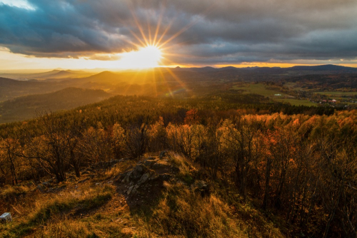 Lužické hory na obzoru. Hvozd / Hochwald, Lužické hory.