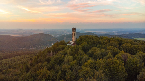 Rozhledna Hvozd. Hvozd / Hochwald, Lužické hory.